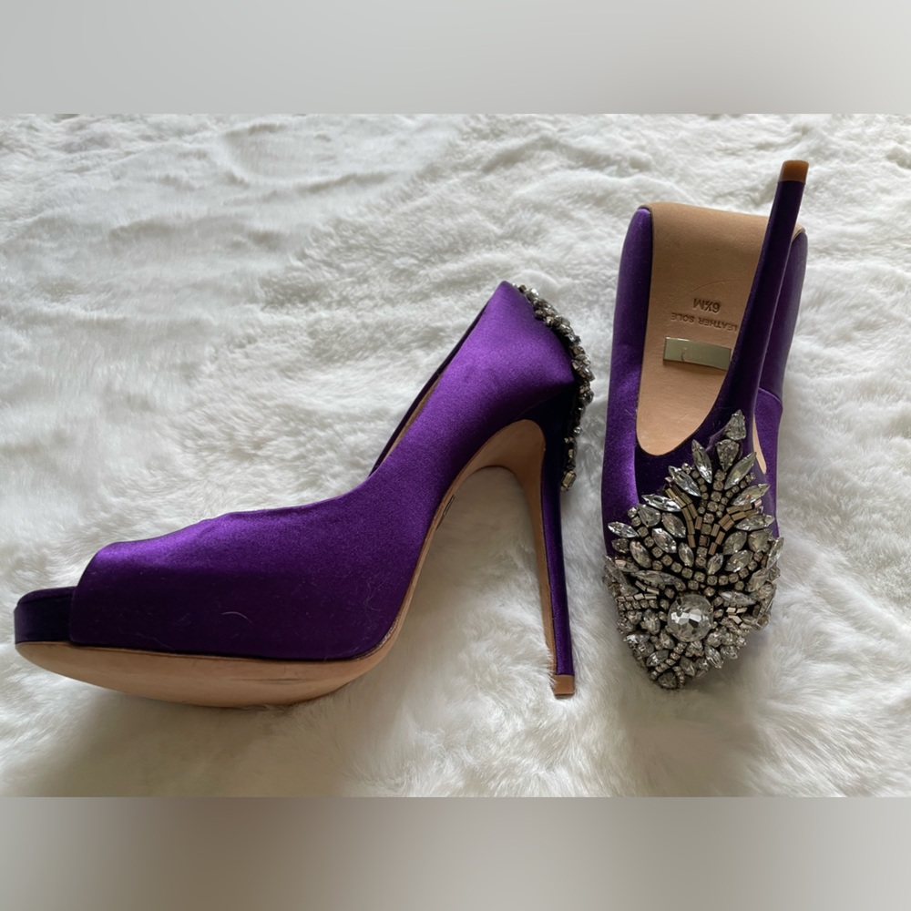 Badgley Mischka Kiara Purple Satin Pump size 6.5